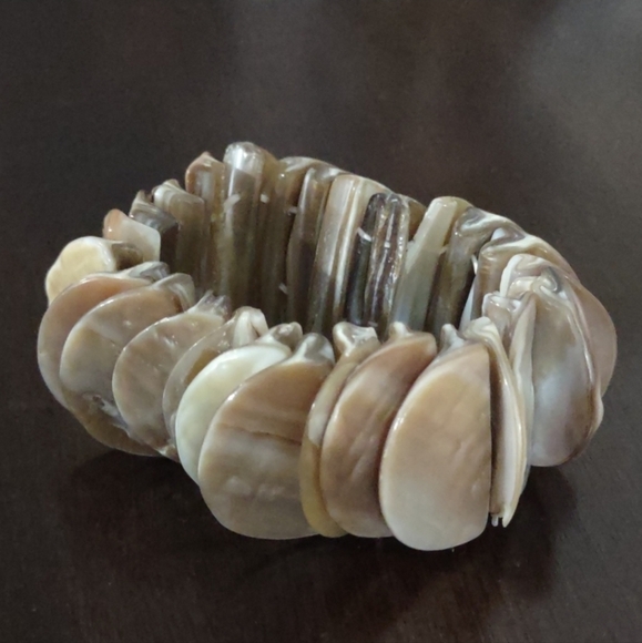 Women's Vintage Beige Mother of Pearl Half Moon Stretch Bracelet - Picture 2 of 5